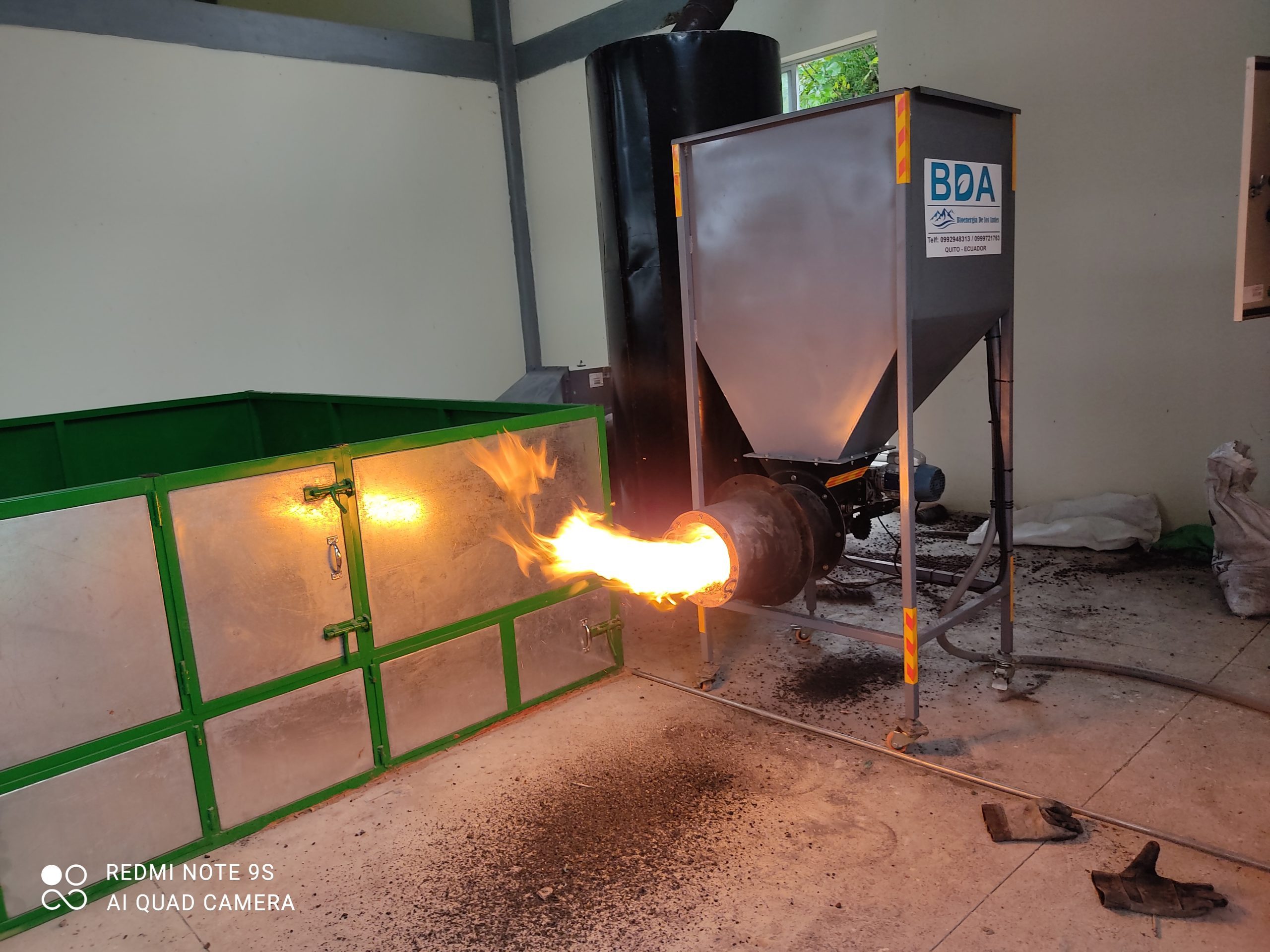 Generador de calor a biomasa Nina Energy acoplado a secador, Ecuador