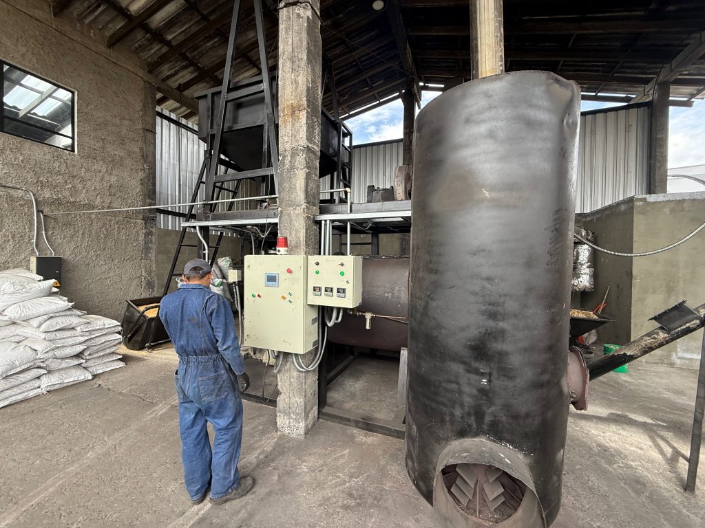 Reactor de pirólisis continua en la planta de Nina Energy, Cotopaxi, Ecuador